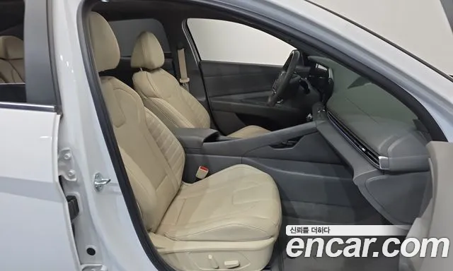 Hyundai Avante CN7 — Фото автомобиля 16