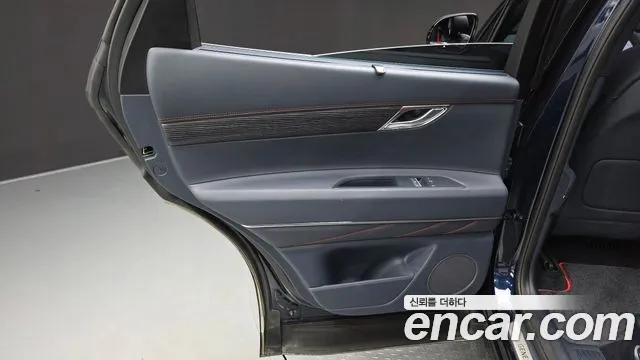 Genesis GV80 — Фото автомобиля 22
