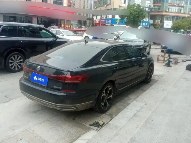 Volkswagen Passat — Фото автомобиля 3