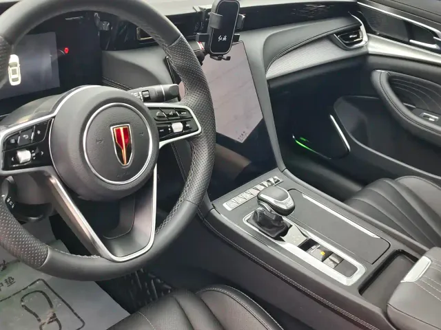 Hongqi H5 — Фото автомобиля 7