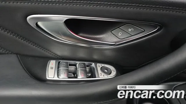 Mercedes-Benz E-Class — Фото автомобиля 24