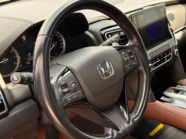 Honda UR-V — Фото автомобиля 7