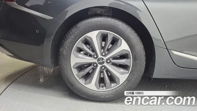 Kia K8 Hybrid — Фото автомобиля 5