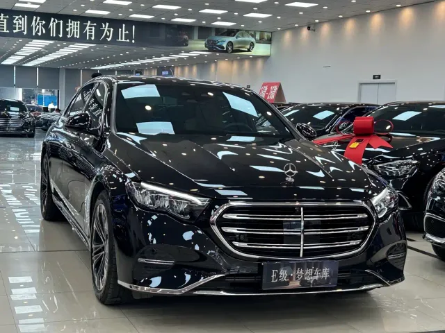 Mercedes-Benz E-Class — Фото автомобиля 2
