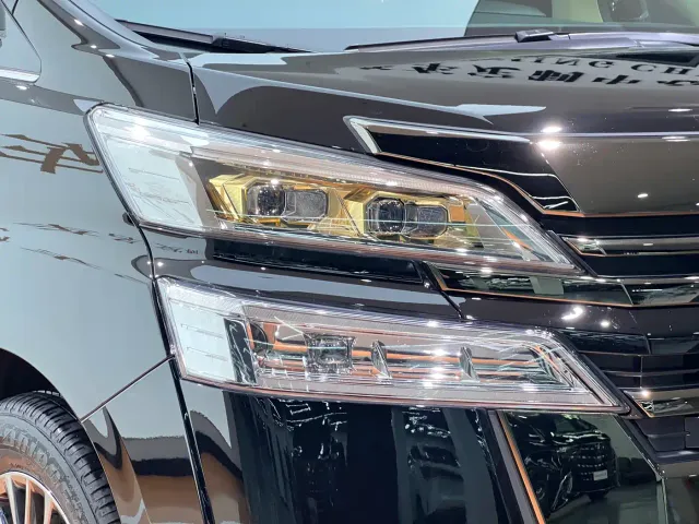 Toyota Vellfire — Фото автомобиля 5