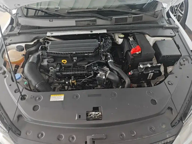 Dongfeng Yixuan MAX — Фото автомобиля 19