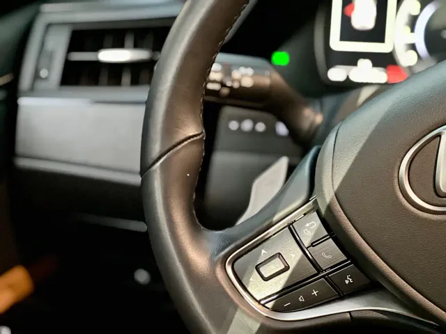 Lexus ES — Фото автомобиля 18