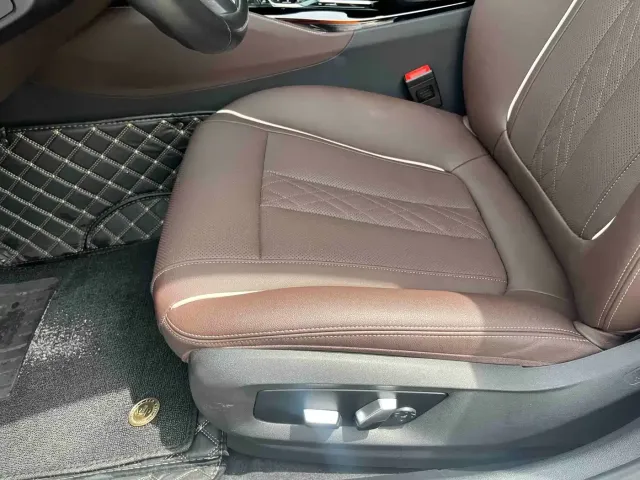 BMW 5 Series — Фото автомобиля 9