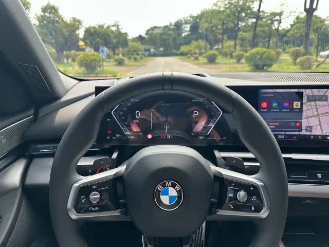 BMW 5 Series — Фото автомобиля 9