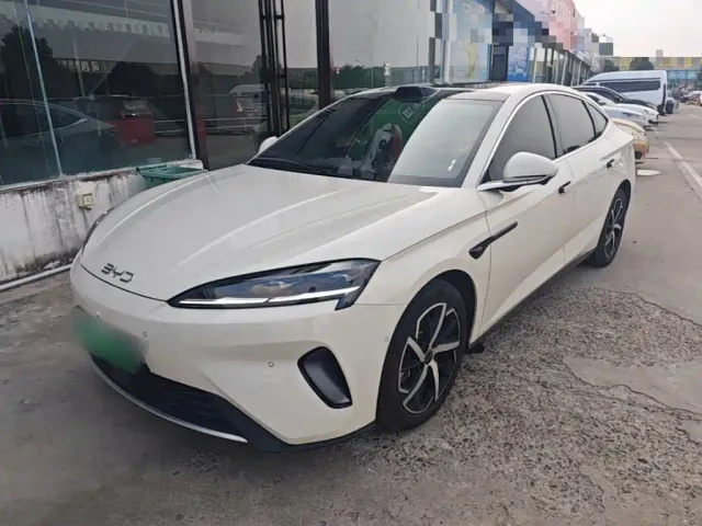 Фотография автомобиля — BYD Seal 07 DM-i