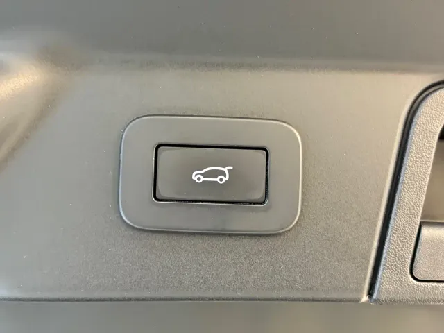 Land Rover Range Rover Velar — Фото автомобиля 19
