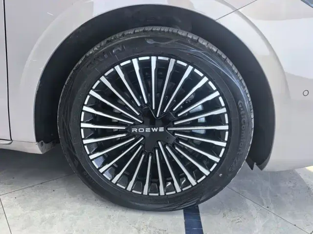 Roewe M7 DMH — Фото автомобиля 6