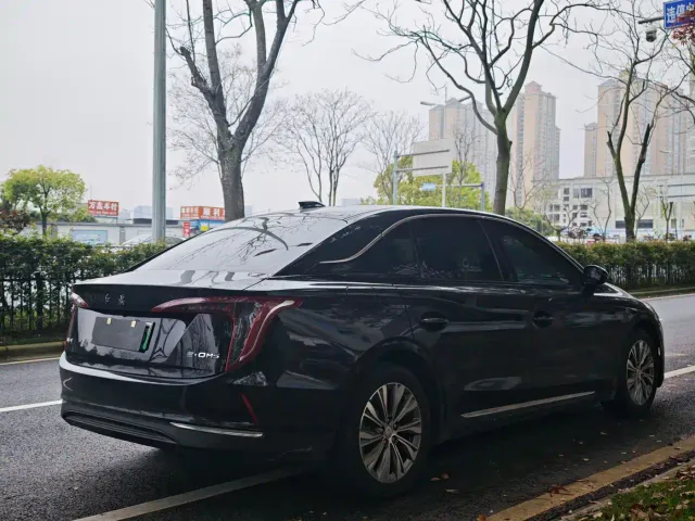 Hongqi E-QM5 — Фото автомобиля 6