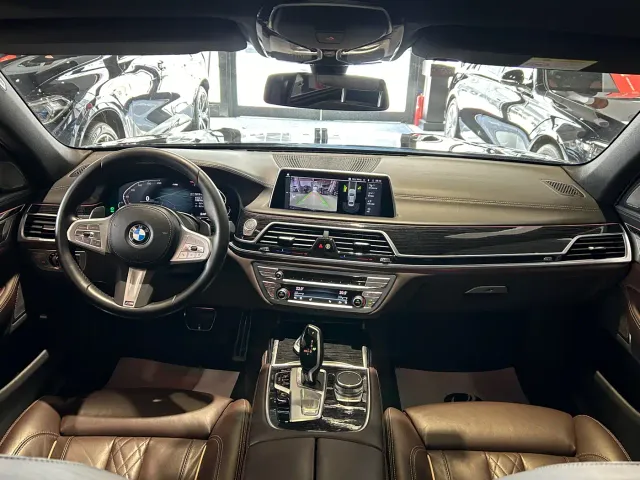 BMW 7 Series — Фото автомобиля 25