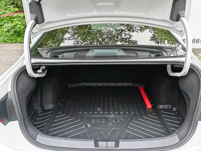 Volkswagen Sagitar 2025 300TSI DSG Surpass Edition — Фото автомобиля 24