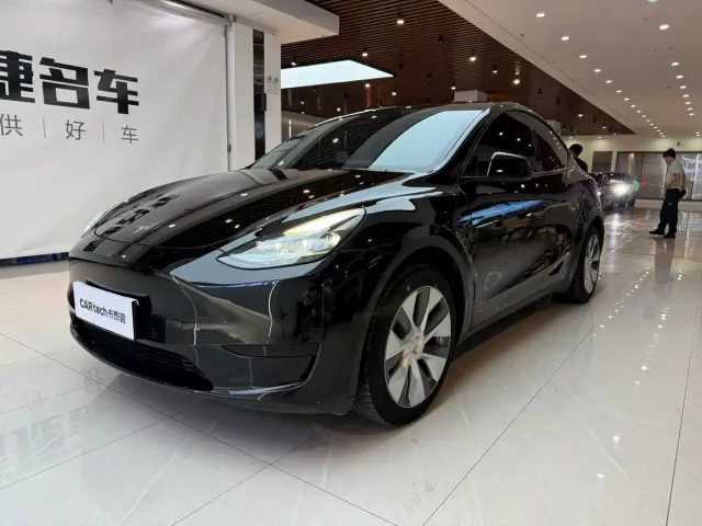 Фотография автомобиля — Tesla Model Y