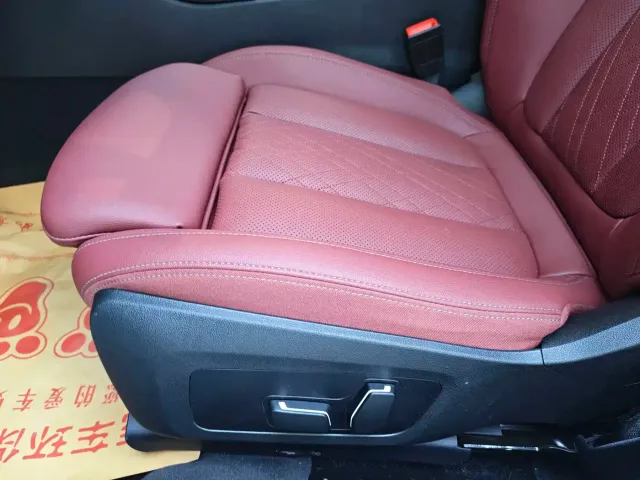 BMW BMW 3 Series 2025 325Li M Sport Package — Фото автомобиля 9