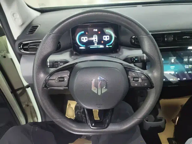 Leapmotor T03 — Фото автомобиля 6