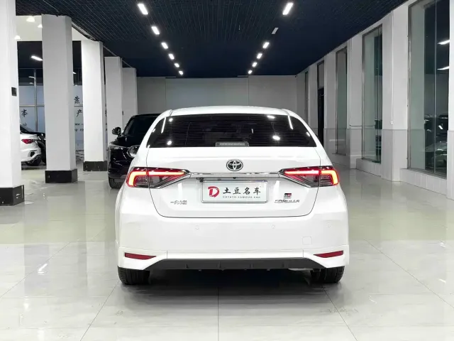 Toyota Corolla — Фото автомобиля 5