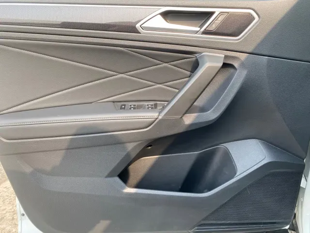 Volkswagen Tiguan L — Фото автомобиля 16