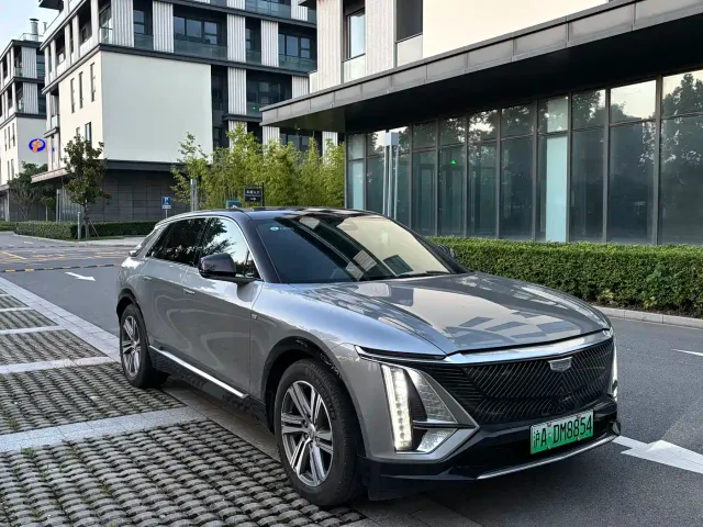 Cadillac Lyriq — Фото автомобиля 9