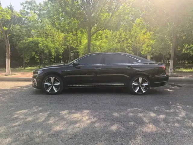 Volkswagen Passat — Фото автомобиля 8
