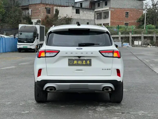 Ford Escape — Фото автомобиля 16