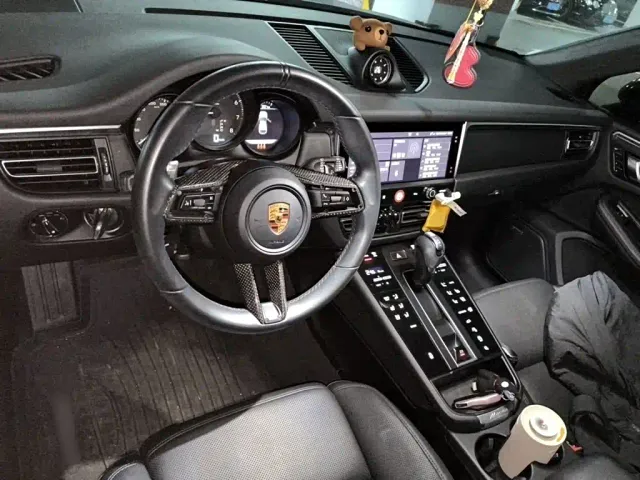 Porsche Macan — Фото автомобиля 10
