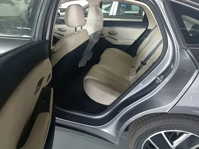 BYD Qin L — Фото автомобиля 16