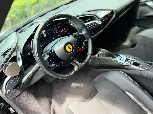 Ferrari SF90 — Фото автомобиля 10