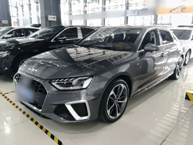 Фотография автомобиля — Audi A4L