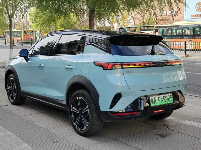 Lynk & Co 06 — Фото автомобиля 4