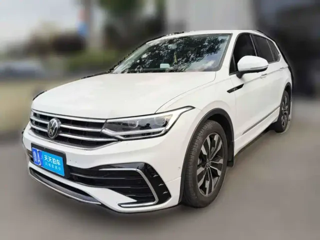 Фотография автомобиля — Volkswagen Tiguan L