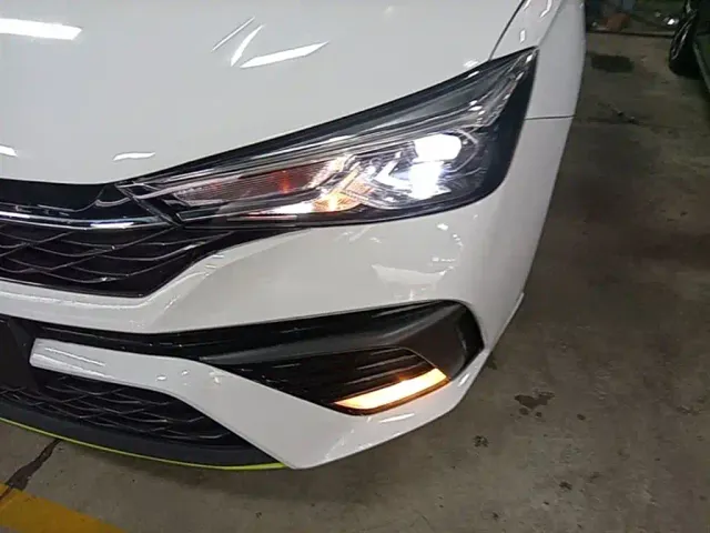 Roewe i5 — Фото автомобиля 23