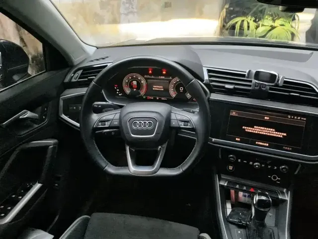 Audi Q3 — Фото автомобиля 2