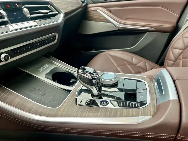 BMW X5 — Фото автомобиля 9