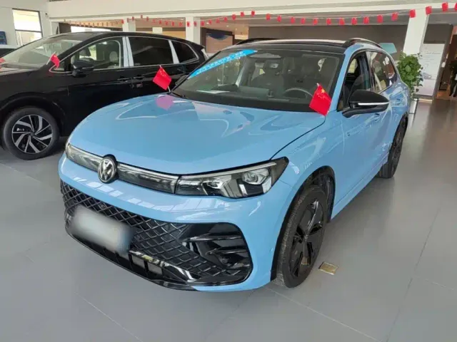 Фотография автомобиля — Volkswagen Tiguan L