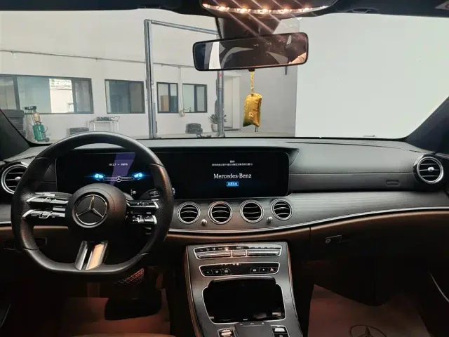 Mercedes-Benz E-Class — Фото автомобиля 14
