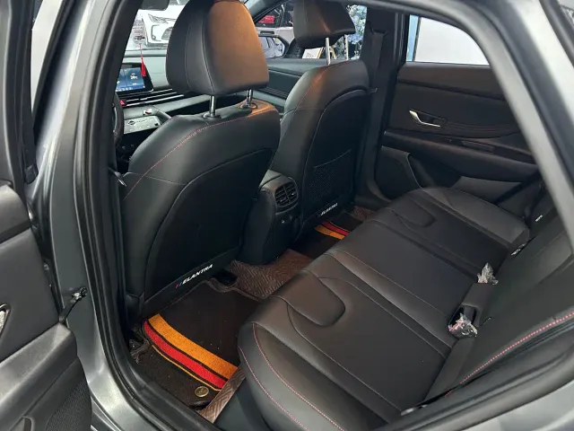 Hyundai Elantra — Фото автомобиля 5