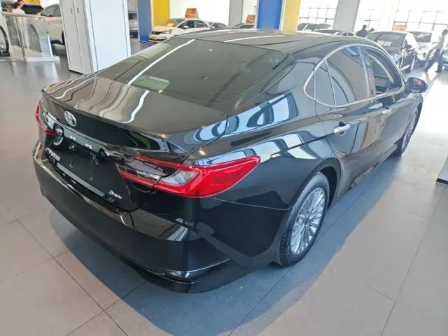 Toyota Camry — Фото автомобиля 4