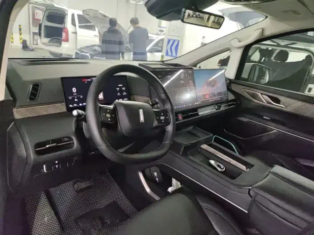 Wey Alpine — Фото автомобиля 6