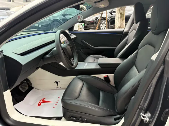 Tesla Model 3 — Фото автомобиля 9