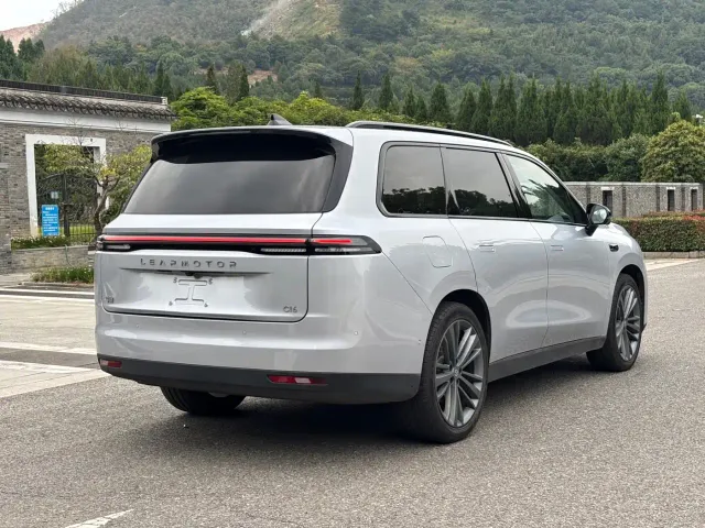 Leapmotor C16 — Фото автомобиля 5