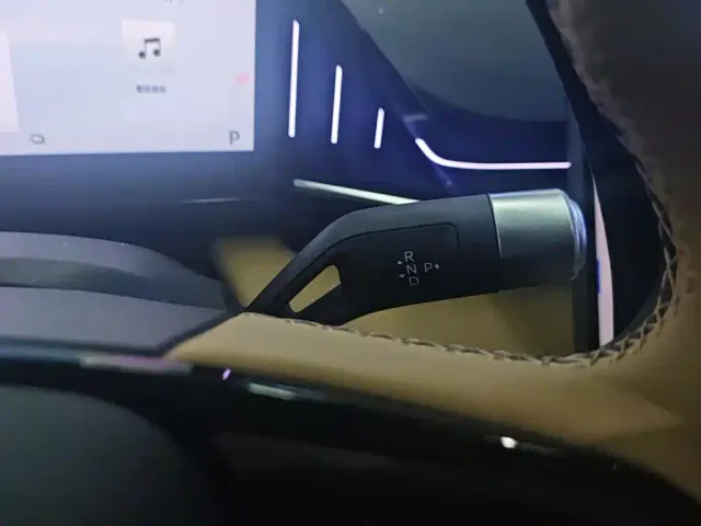 Geely Galaxy L6 — Фото автомобиля 16