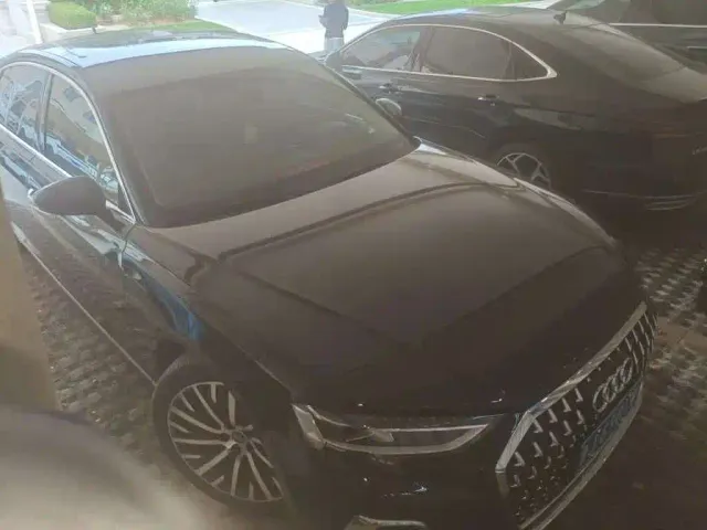 Audi A8 — Фото автомобиля 3