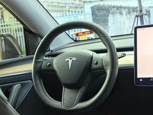 Tesla Model Y — Фото автомобиля 15