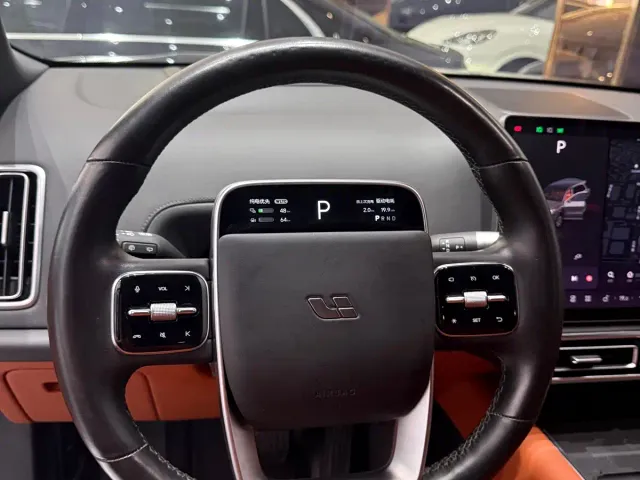 Li Auto L8 — Фото автомобиля 12