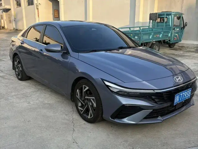 Hyundai Elantra — Фото автомобиля 3
