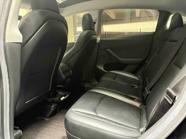 Tesla Model Y — Фото автомобиля 7