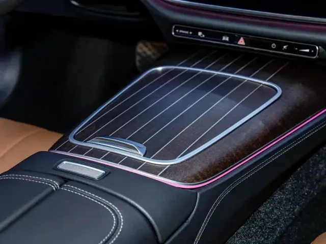Mercedes-Benz E-Class — Фото автомобиля 28